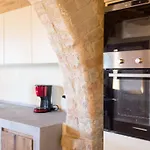 Umbria Country Shelter