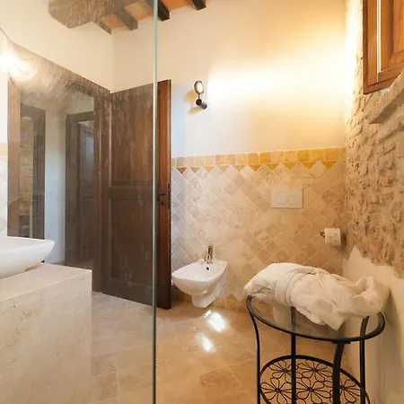 Umbria Country Shelter