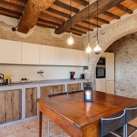 Umbria Country Shelter